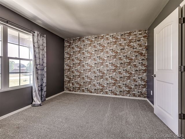 5821 E 135th Place North, Collinsville, OK 74021