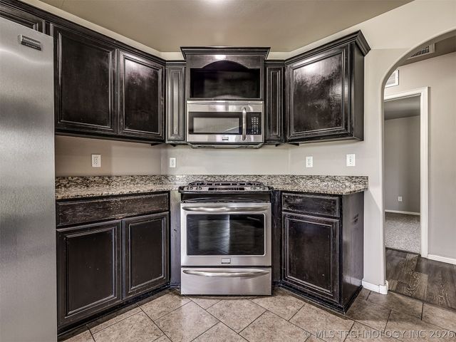 5821 E 135th Place North, Collinsville, OK 74021