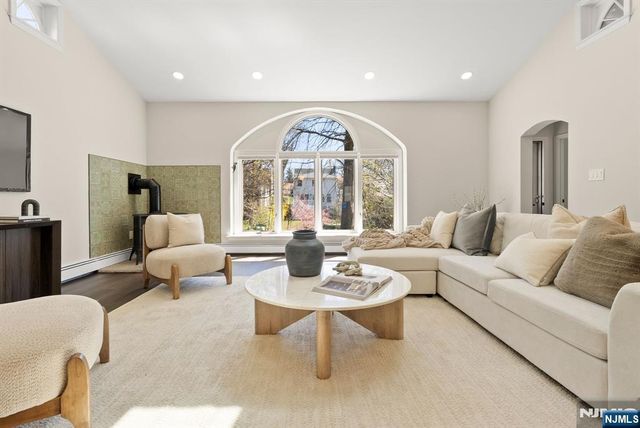 519 Summit Street, Ridgewood, NJ 07450