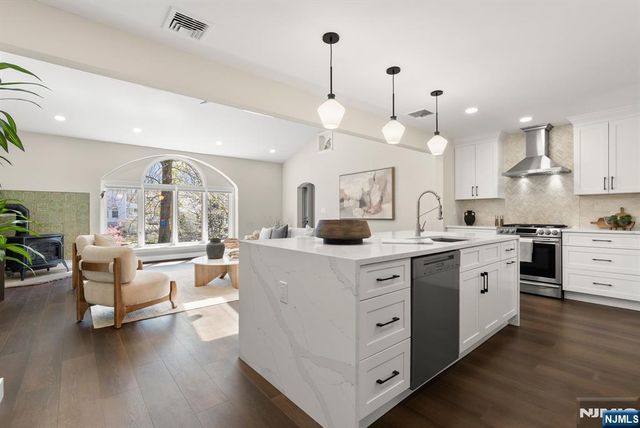 519 Summit Street, Ridgewood, NJ 07450