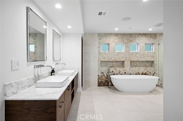 1435 Cerritos Drive, Laguna Beach, CA 92651