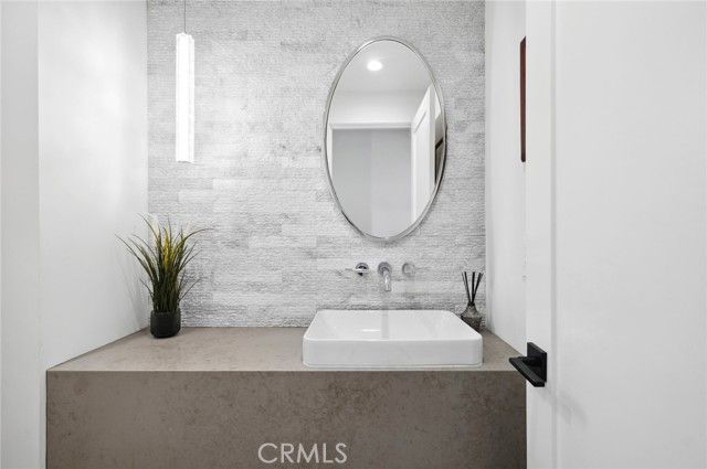 1435 Cerritos Drive, Laguna Beach, CA 92651