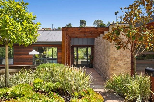 1435 Cerritos Drive, Laguna Beach, CA 92651