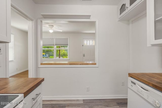 2854 STANWOOD Avenue, Jacksonville, FL 32207