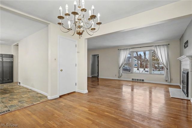 674 Upper Merriman Drive, Akron, OH 44303