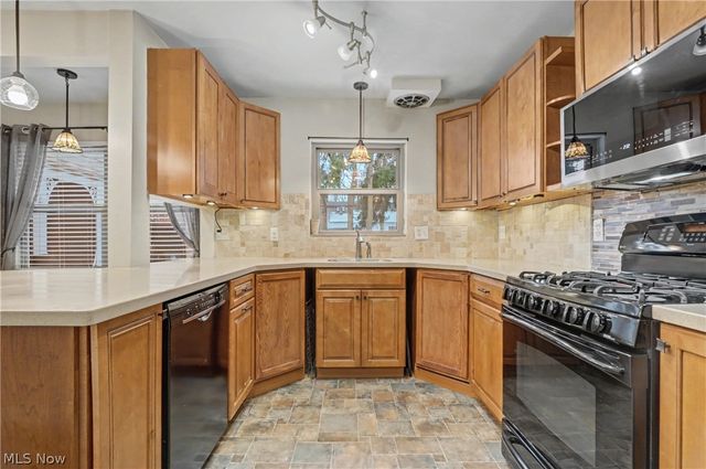 674 Upper Merriman Drive, Akron, OH 44303