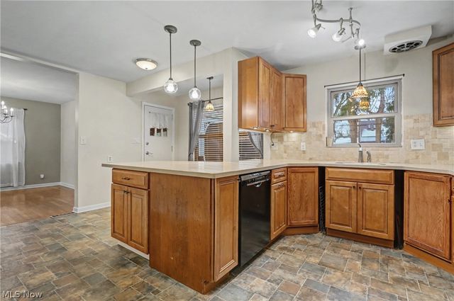 674 Upper Merriman Drive, Akron, OH 44303