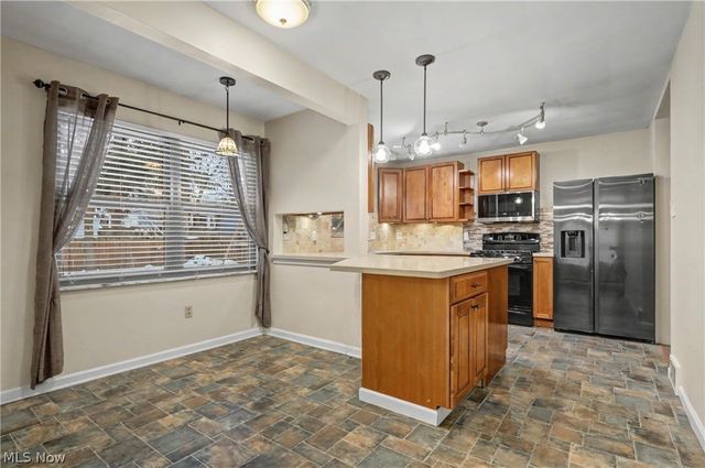 674 Upper Merriman Drive, Akron, OH 44303