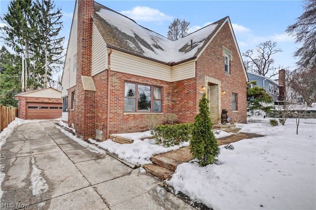 674 Upper Merriman Drive, Akron, OH 44303