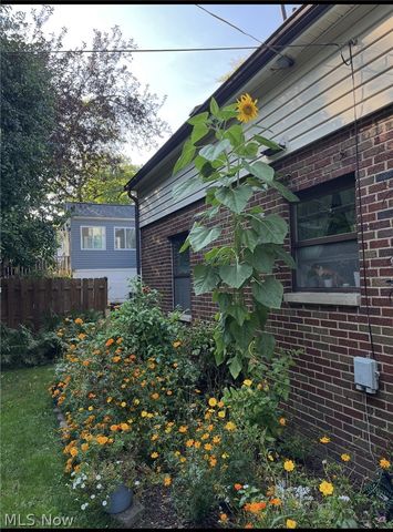 674 Upper Merriman Drive, Akron, OH 44303