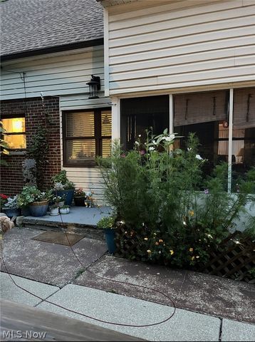 674 Upper Merriman Drive, Akron, OH 44303