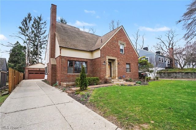 674 Upper Merriman Drive, Akron, OH 44303