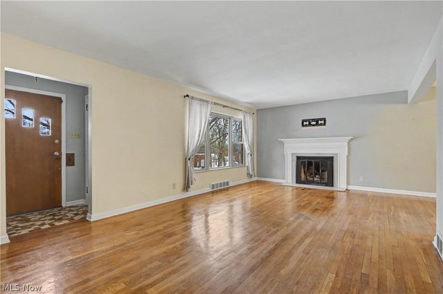 674 Upper Merriman Drive, Akron, OH 44303