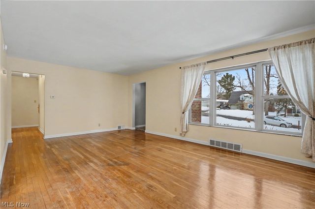 674 Upper Merriman Drive, Akron, OH 44303