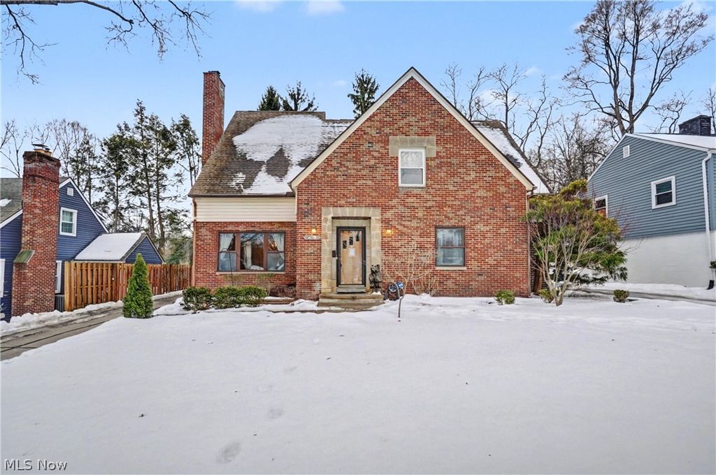 674 Upper Merriman Drive, Akron, OH 44303