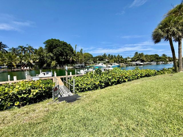 342 Southwind Drive 122, North Palm Beach, FL 33408