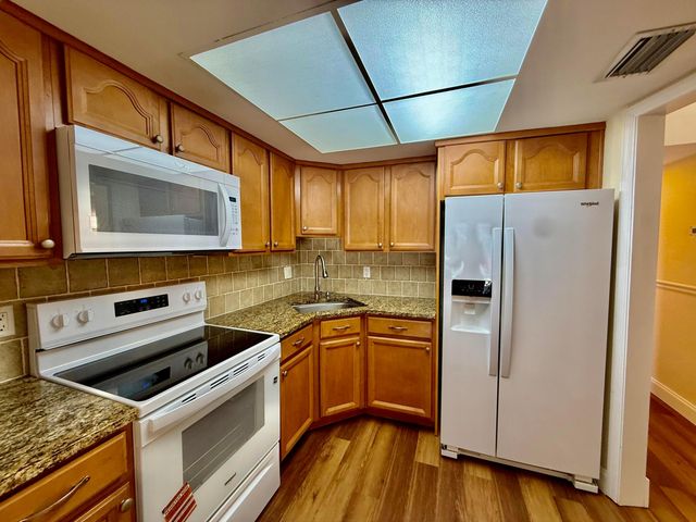 342 Southwind Drive 122, North Palm Beach, FL 33408