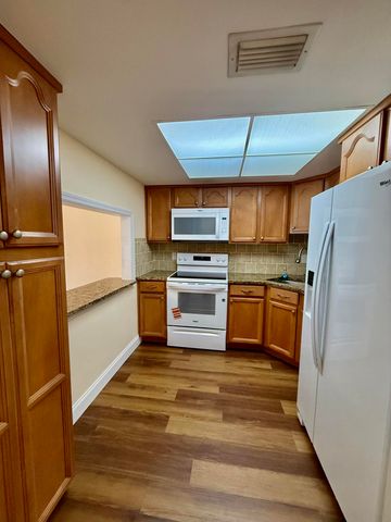 342 Southwind Drive 122, North Palm Beach, FL 33408
