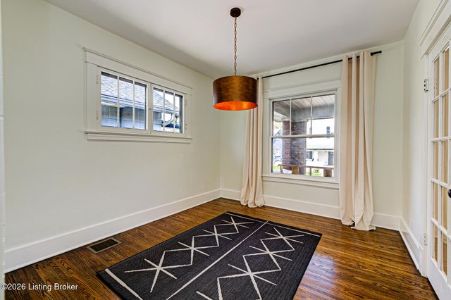 728 N Barbee Way, Louisville, KY 40217