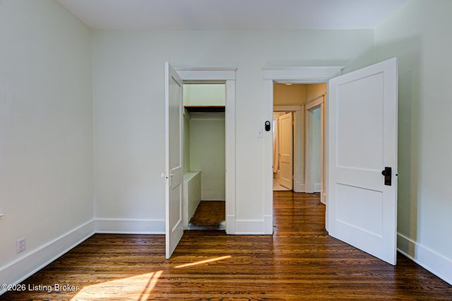 728 N Barbee Way, Louisville, KY 40217