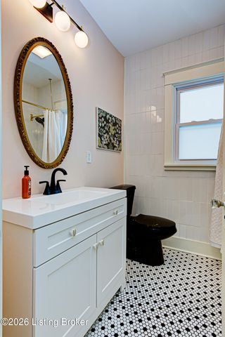 728 N Barbee Way, Louisville, KY 40217