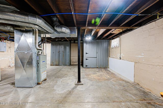 728 N Barbee Way, Louisville, KY 40217