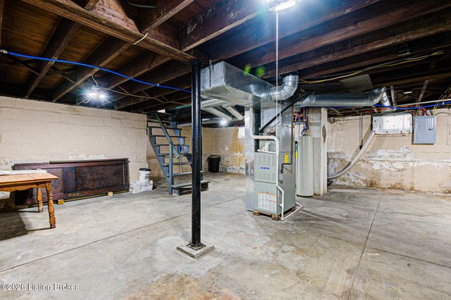 728 N Barbee Way, Louisville, KY 40217