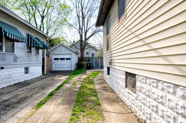 728 N Barbee Way, Louisville, KY 40217