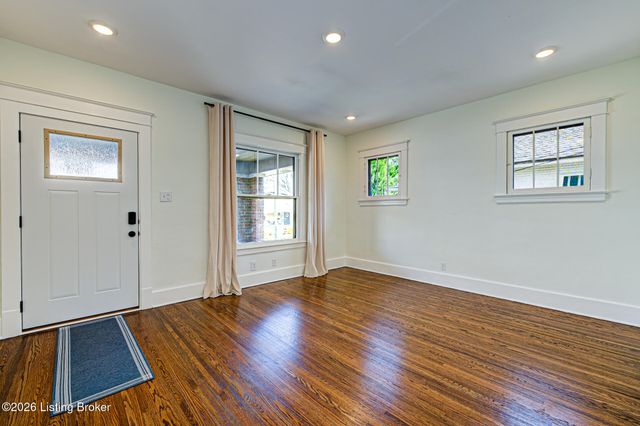 728 N Barbee Way, Louisville, KY 40217