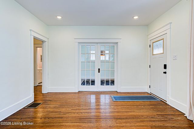 728 N Barbee Way, Louisville, KY 40217