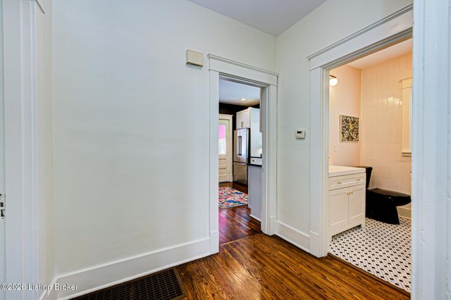 728 N Barbee Way, Louisville, KY 40217