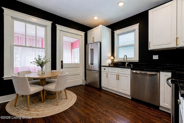 728 N Barbee Way, Louisville, KY 40217