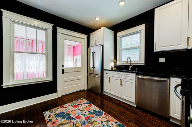 728 N Barbee Way, Louisville, KY 40217