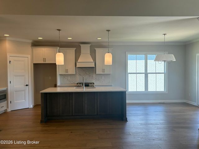 17915 Shakes Creek Dr, Fisherville, KY 40023