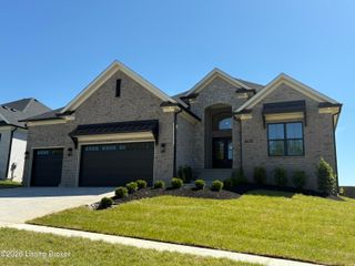 17915 Shakes Creek Dr, Fisherville, KY 40023