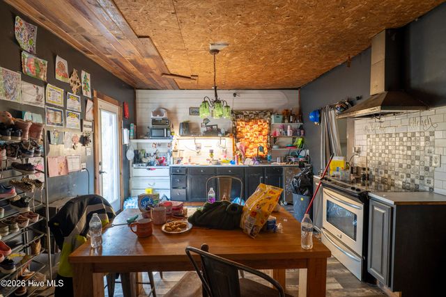 206 Pinecrest Drive, Warsaw, NC 28398