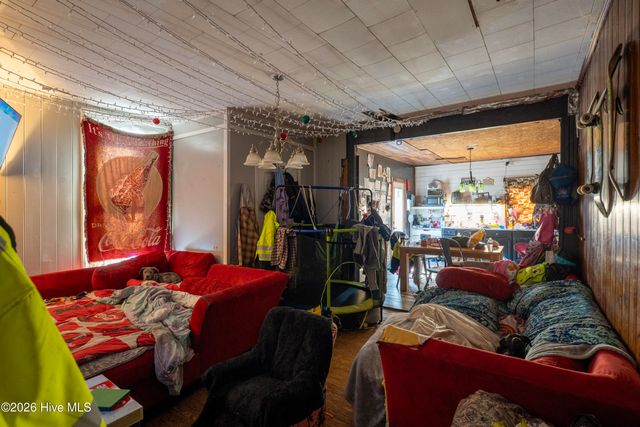 206 Pinecrest Drive, Warsaw, NC 28398