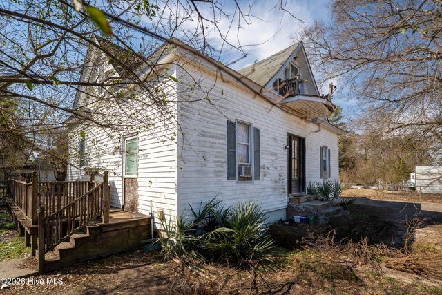 206 Pinecrest Drive, Warsaw, NC 28398