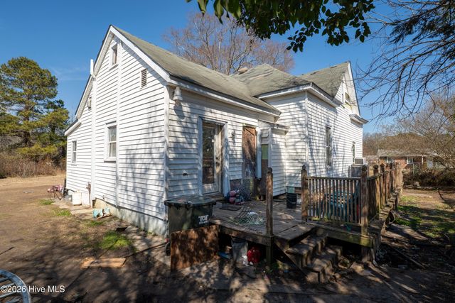 206 Pinecrest Drive, Warsaw, NC 28398