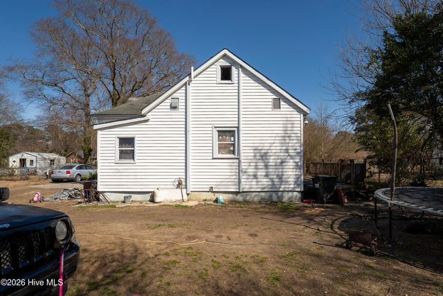 206 Pinecrest Drive, Warsaw, NC 28398