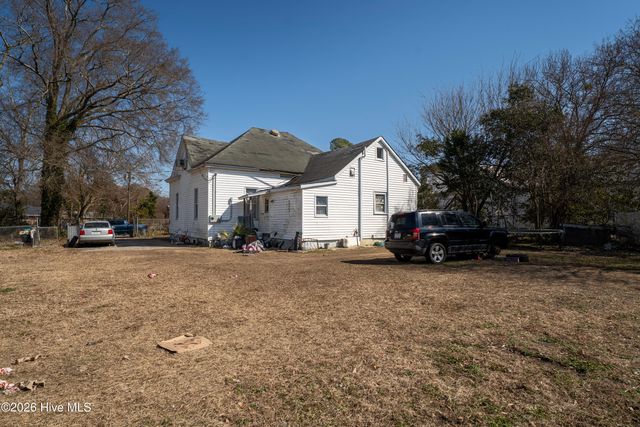 206 Pinecrest Drive, Warsaw, NC 28398