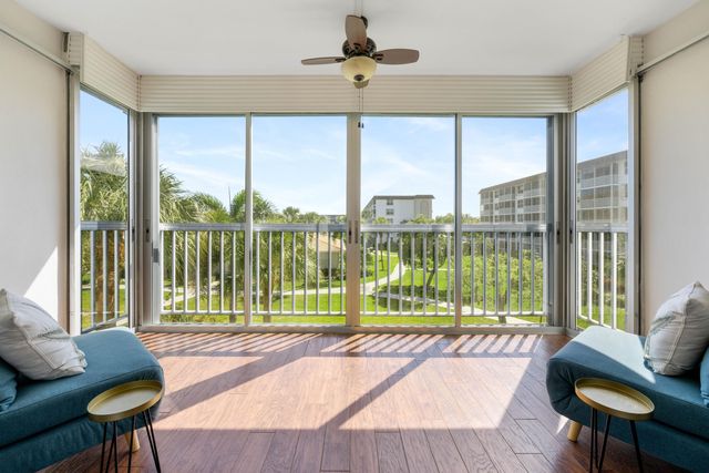 900 DOGWOOD Drive 339, Delray Beach, FL 33483