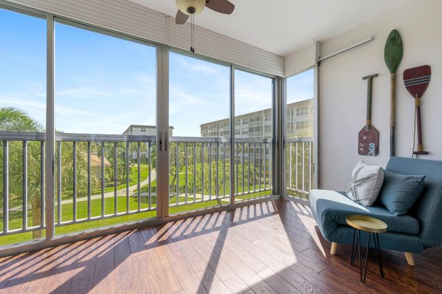 900 DOGWOOD Drive 339, Delray Beach, FL 33483