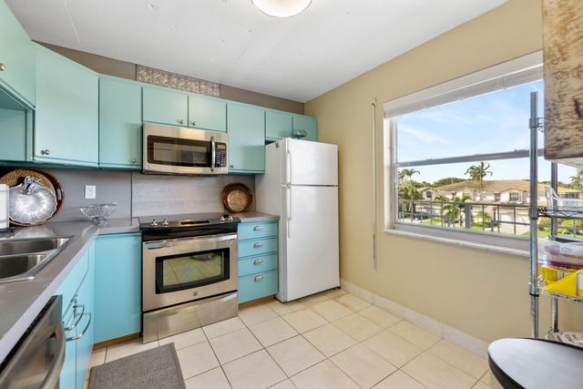 900 DOGWOOD Drive 339, Delray Beach, FL 33483