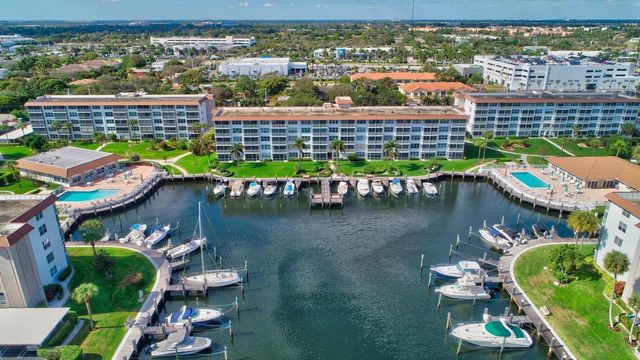 900 DOGWOOD Drive 339, Delray Beach, FL 33483