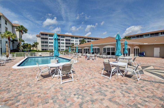 900 DOGWOOD Drive 339, Delray Beach, FL 33483
