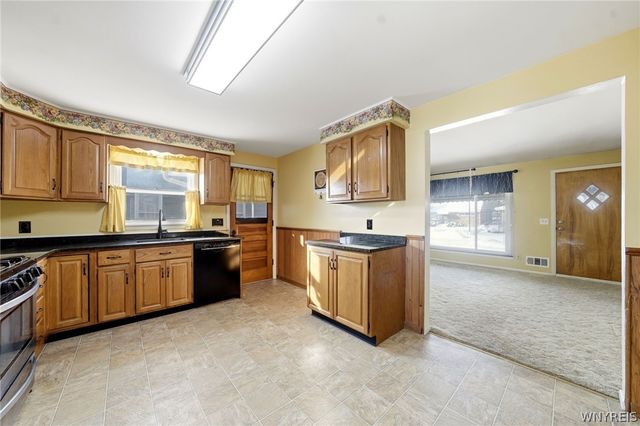 291 North Willowlawn Parkway, Cheektowaga, NY 14206