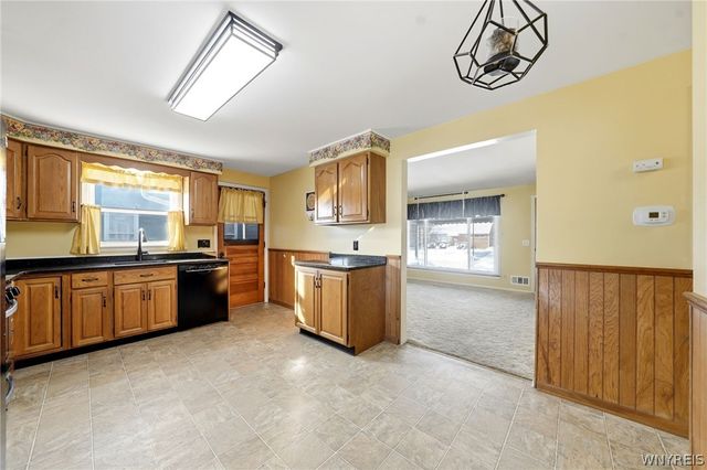 291 North Willowlawn Parkway, Cheektowaga, NY 14206