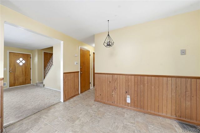 291 North Willowlawn Parkway, Cheektowaga, NY 14206