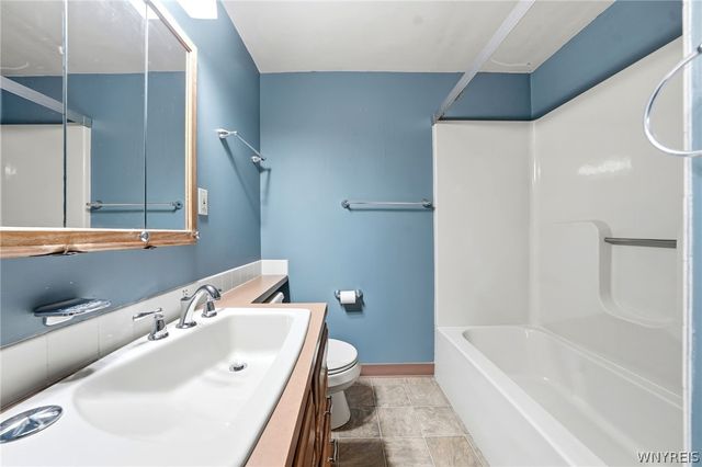 291 North Willowlawn Parkway, Cheektowaga, NY 14206